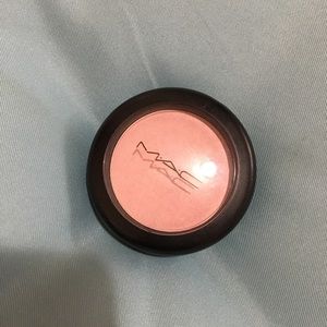 MAC. Well Dressed blush